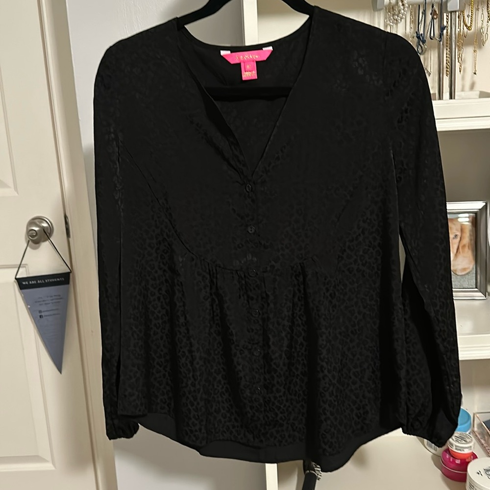 Lilly Pulitzer XS black on black leopard print blouse, EUC